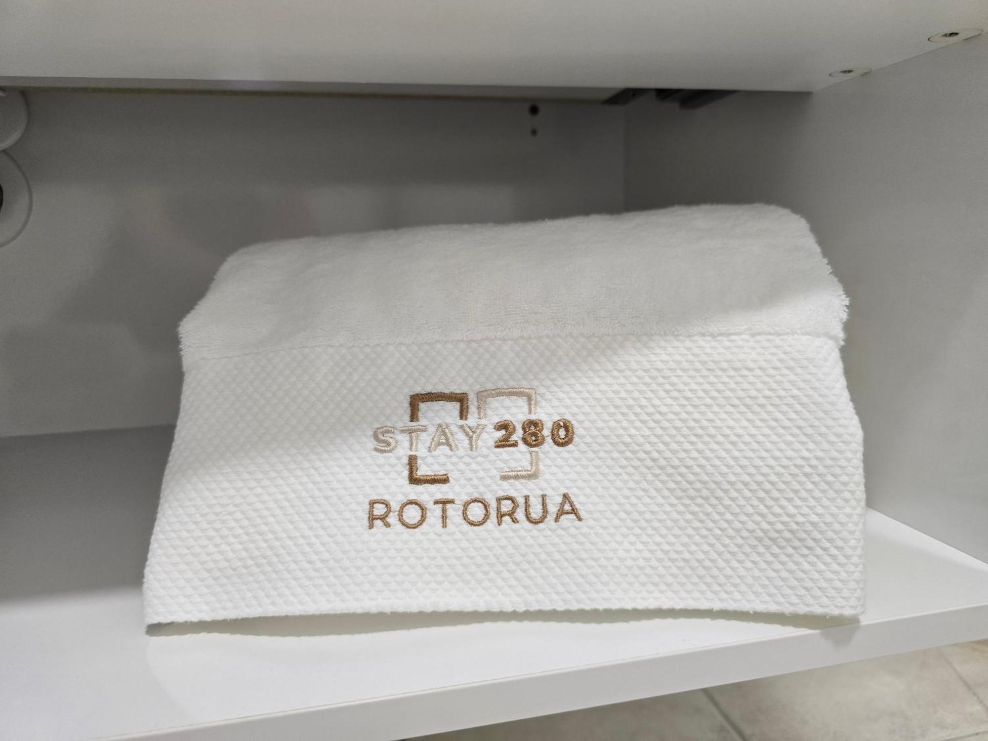 Stay 284 Rotorua - Refurbished Modern Accommodation Екстериор снимка